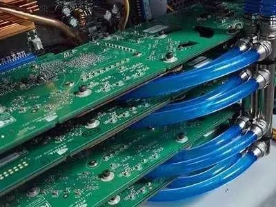 液冷服務器出現漏水漏液如何實現報警？